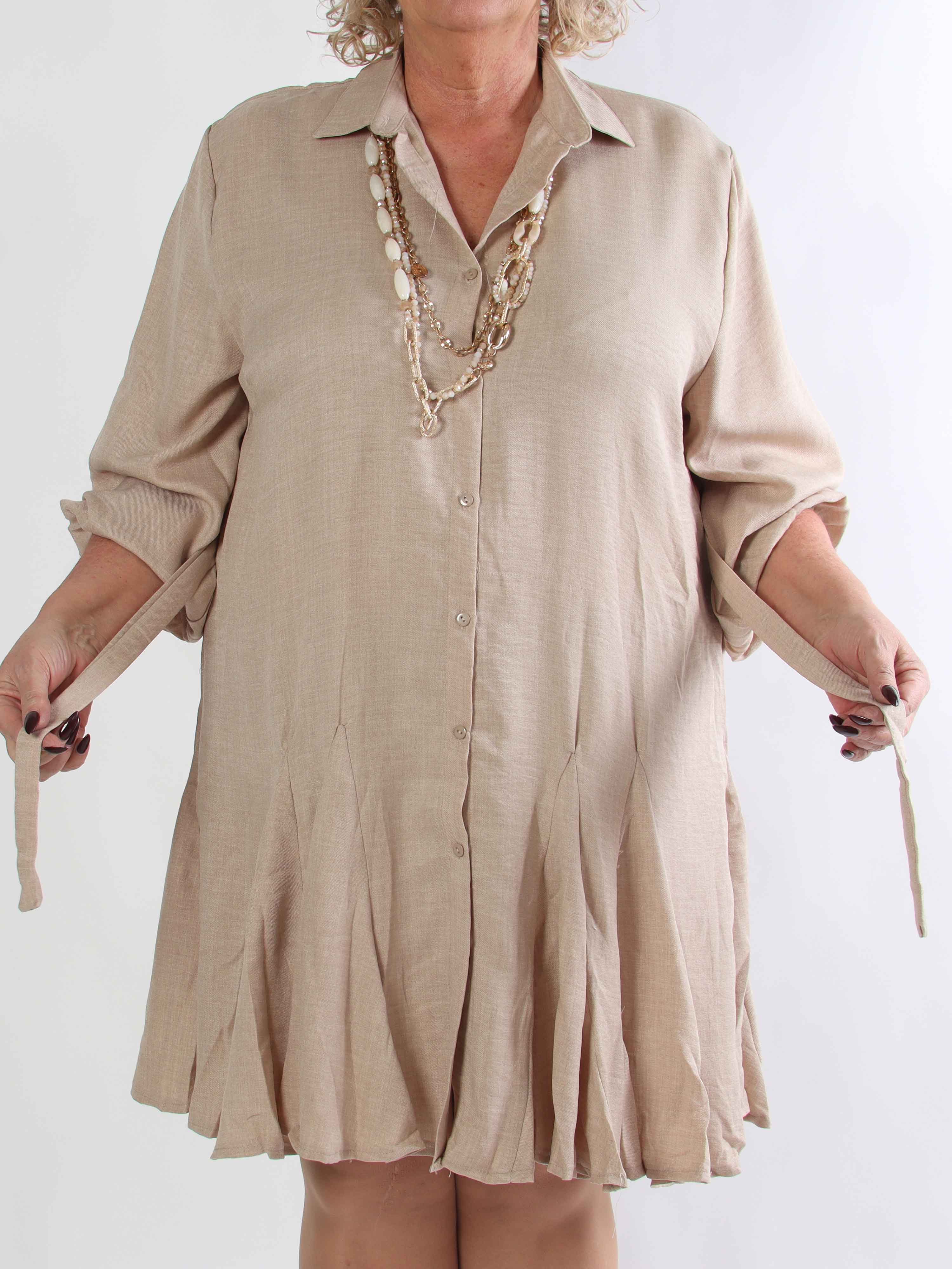 Pil - Sød skjortekjole med flæsekant forneden